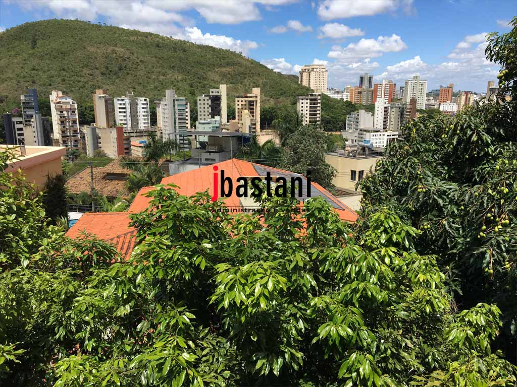 Mangabeiras –  Casa 550 m², 4 vagas