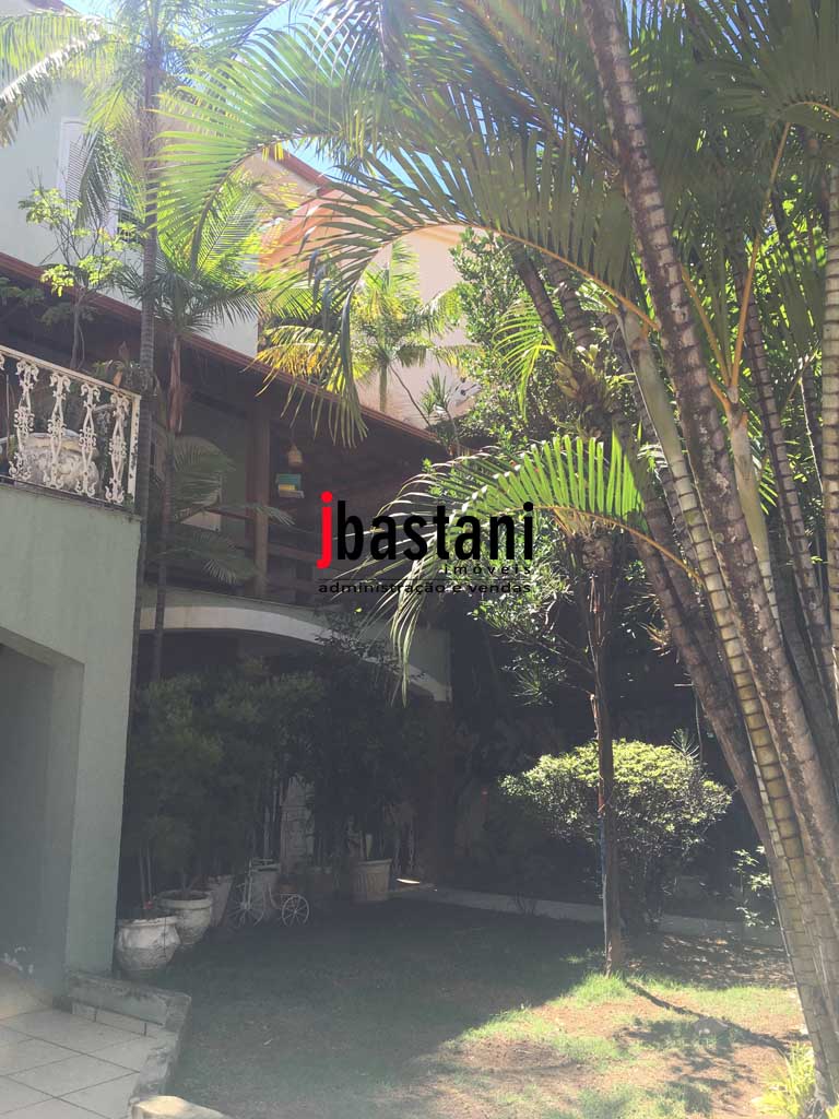 Mangabeiras –  Casa 550 m², 4 vagas