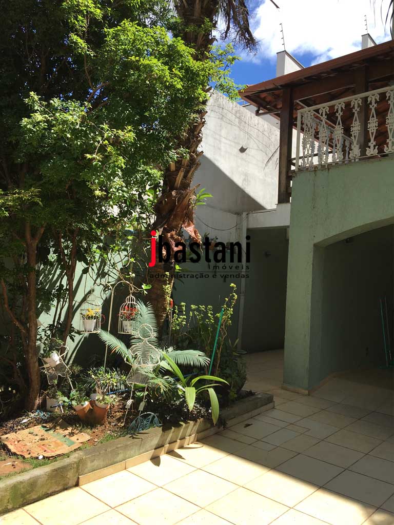 Mangabeiras –  Casa 550 m², 4 vagas