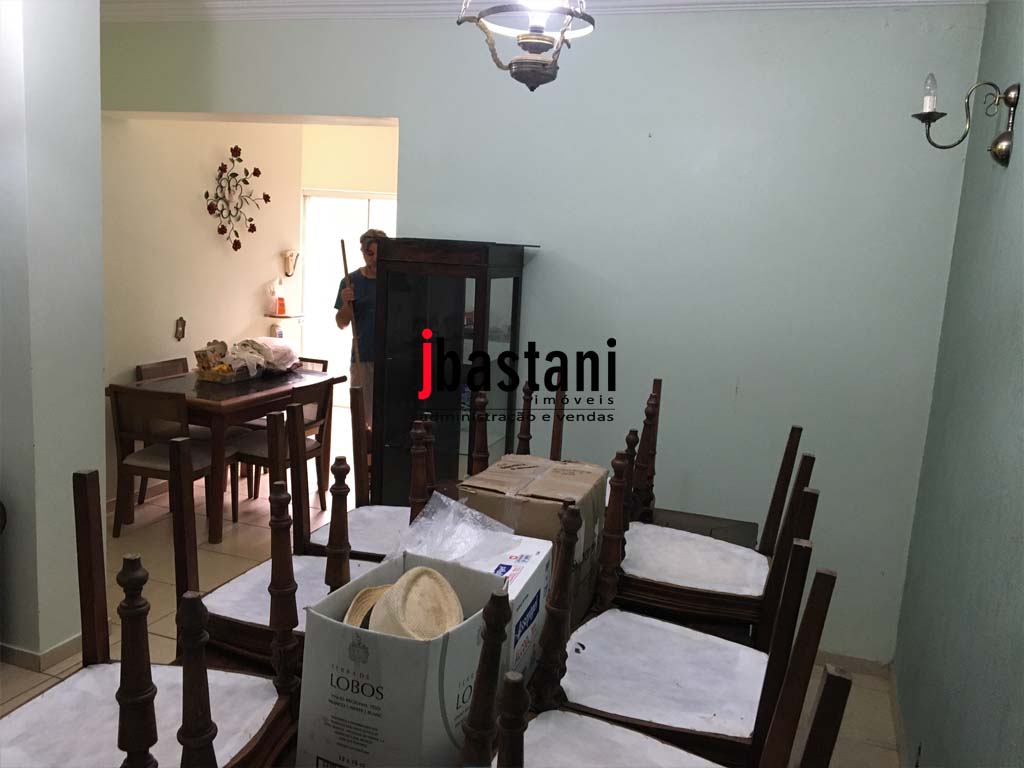 Mangabeiras –  Casa 550 m², 4 vagas