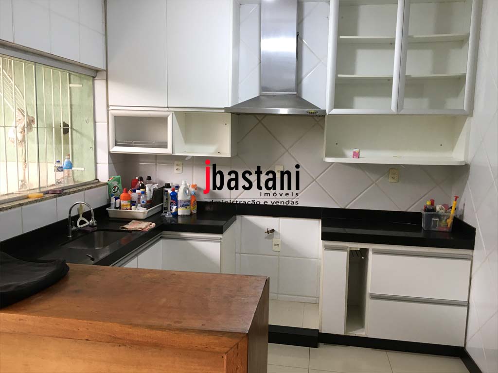 Mangabeiras –  Casa 550 m², 4 vagas