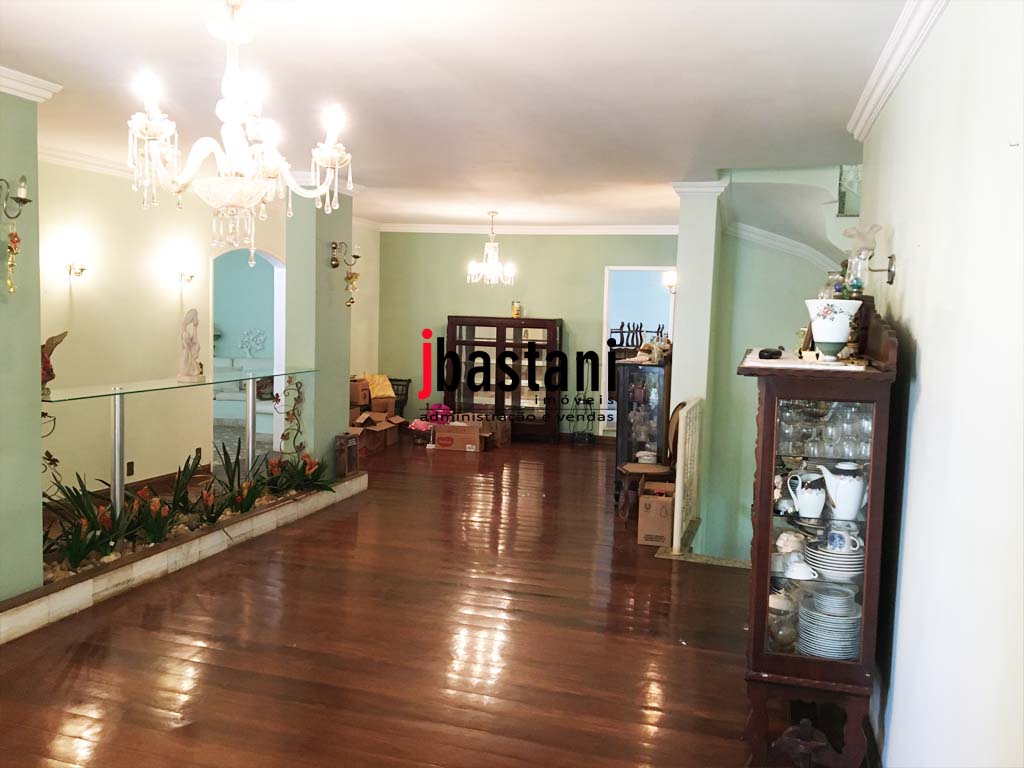 Mangabeiras –  Casa 550 m², 4 vagas