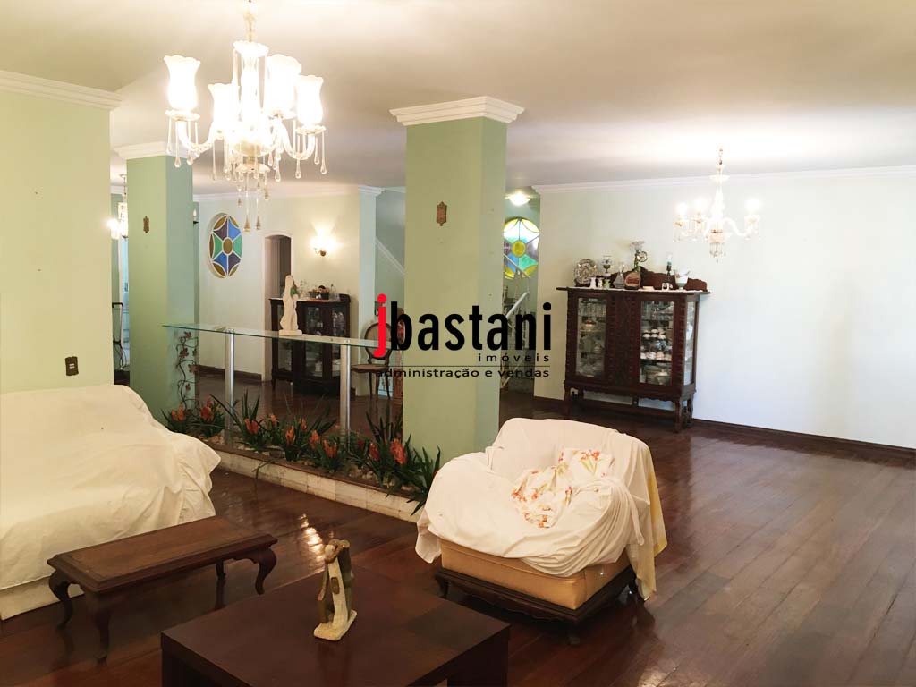 Mangabeiras –  Casa 550 m², 4 vagas