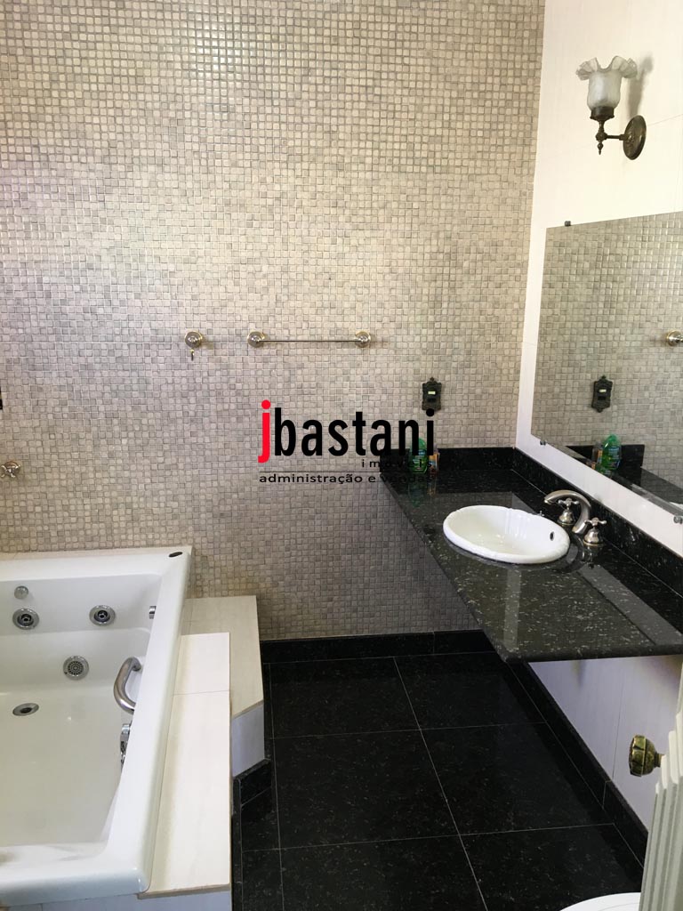 Mangabeiras –  Casa 550 m², 4 vagas