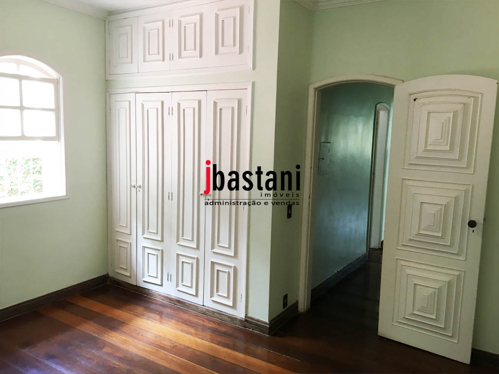 Mangabeiras –  Casa 550 m², 4 vagas