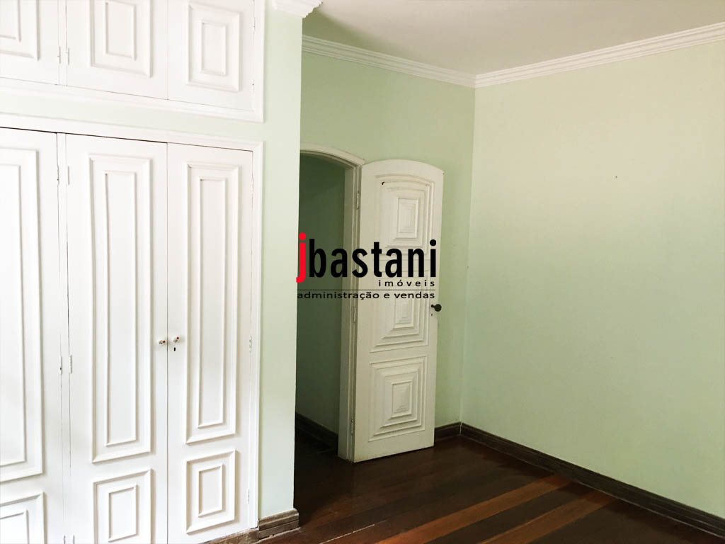 Mangabeiras –  Casa 550 m², 4 vagas