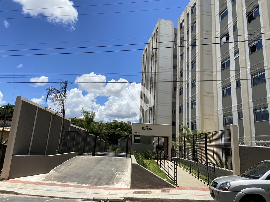 João Pinheiro – Apartamento 2 quartos