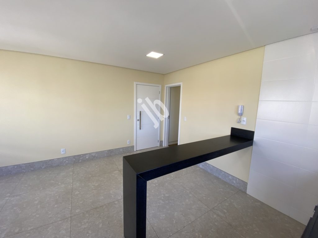 Prado – Apartamento semi-novo, 2 quartos, suíte.