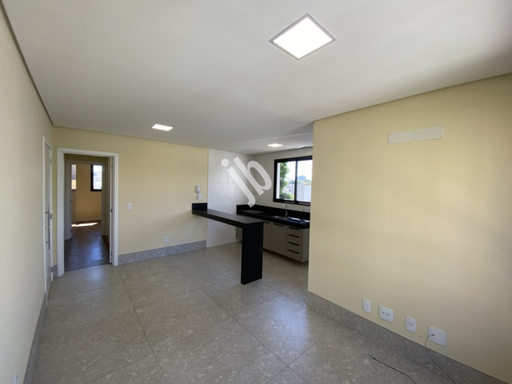 Prado – Apartamento semi-novo, 2 quartos, suíte.
