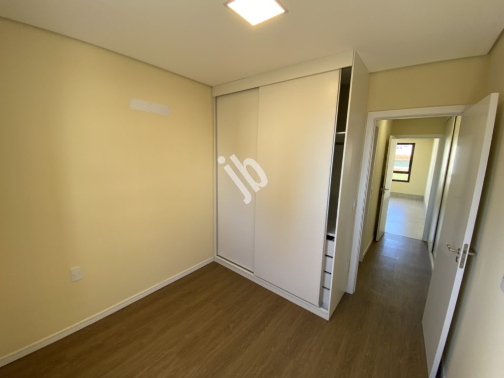 Prado – Apartamento semi-novo, 2 quartos, suíte.