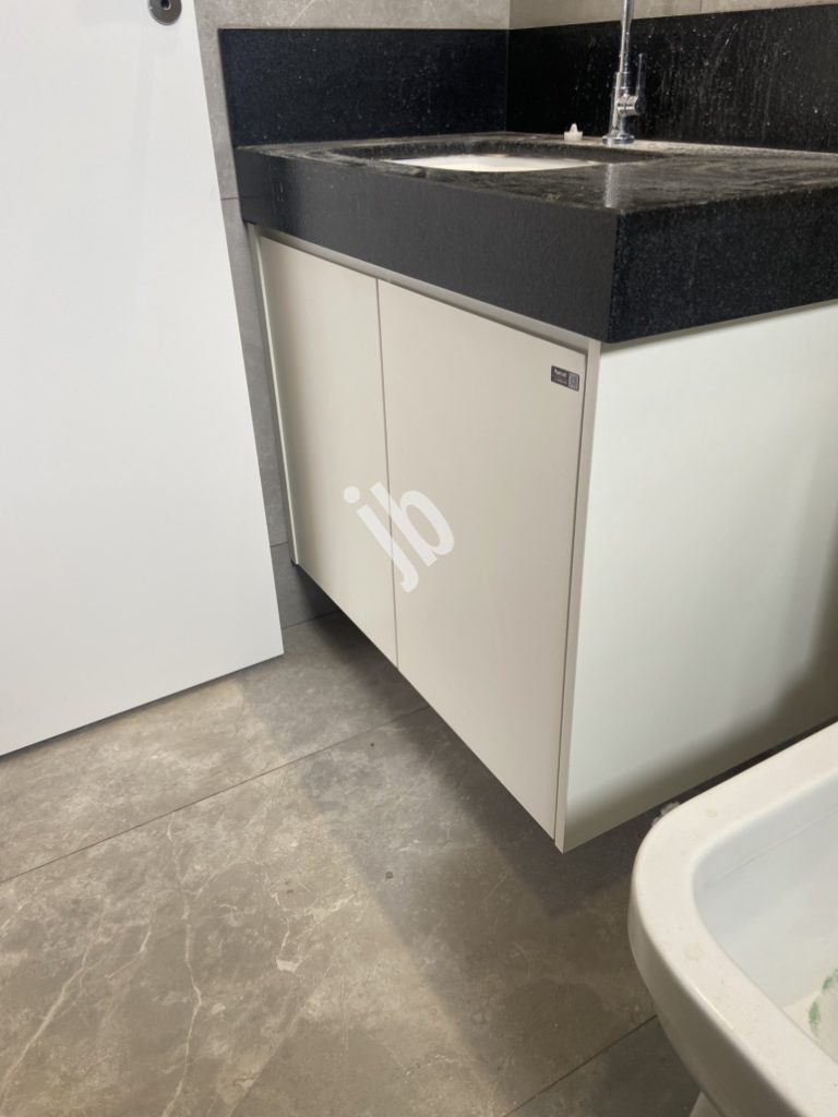 Prado – Apartamento semi-novo, 2 quartos, suíte.