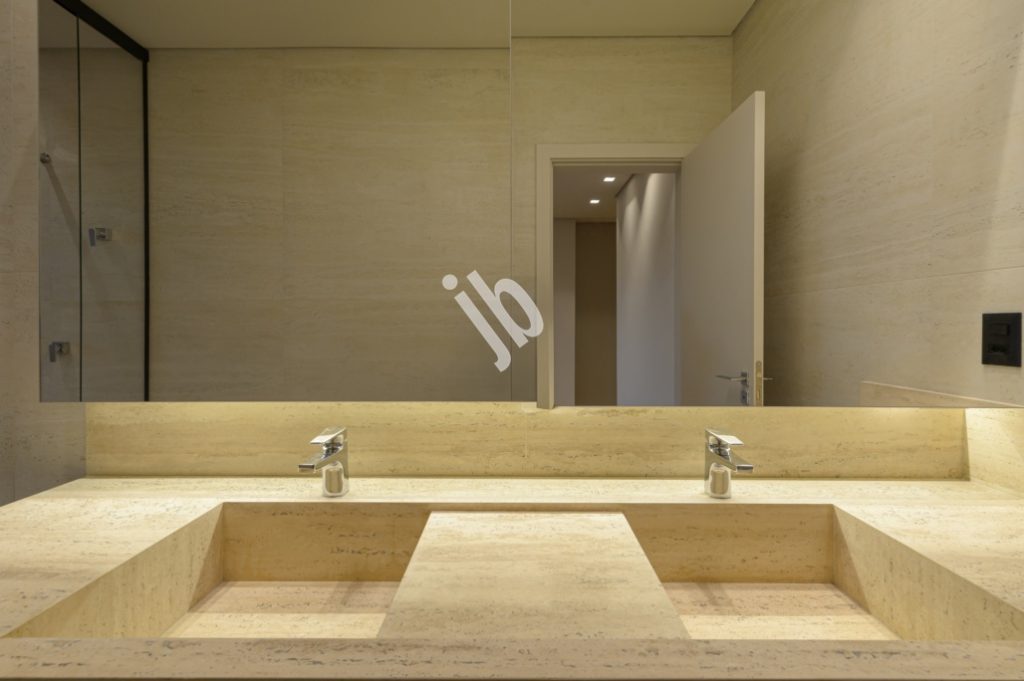 Alphaville Costa Laguna – Linda casa à venda