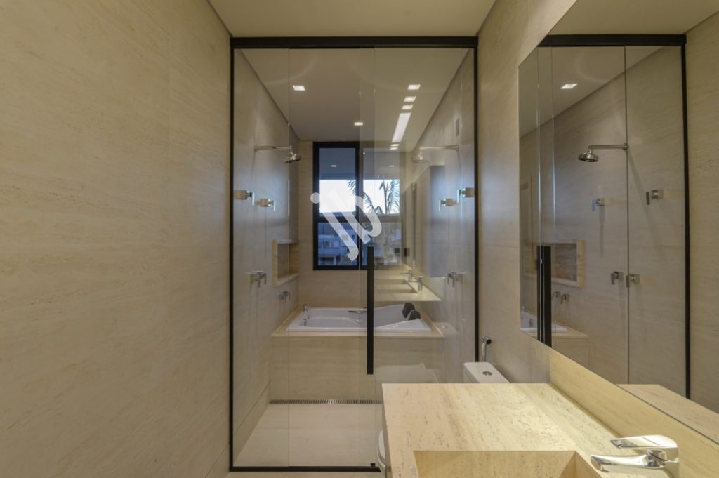 Alphaville Costa Laguna – Linda casa à venda