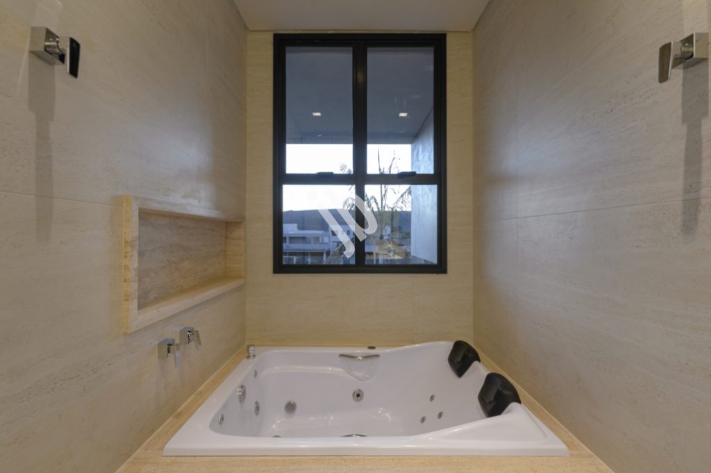 Alphaville Costa Laguna – Linda casa à venda