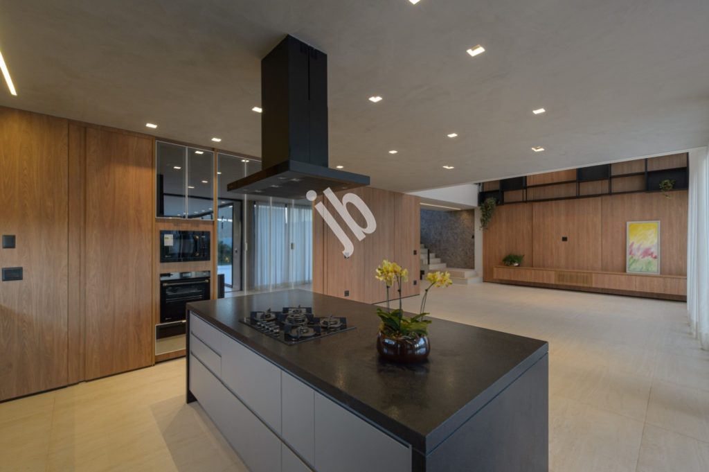 Alphaville Costa Laguna – Linda casa à venda