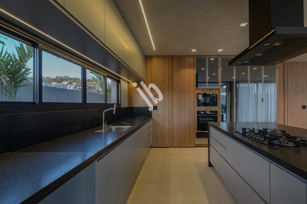 Alphaville Costa Laguna – Linda casa à venda