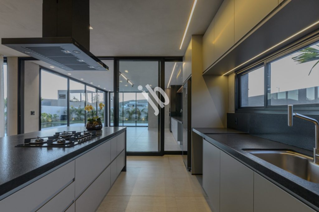 Alphaville Costa Laguna – Linda casa à venda