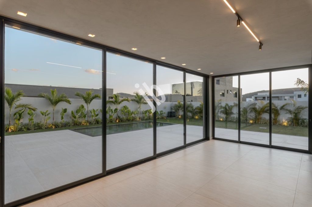 Alphaville Costa Laguna – Linda casa à venda