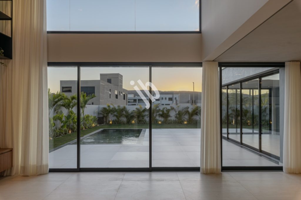 Alphaville Costa Laguna – Linda casa à venda