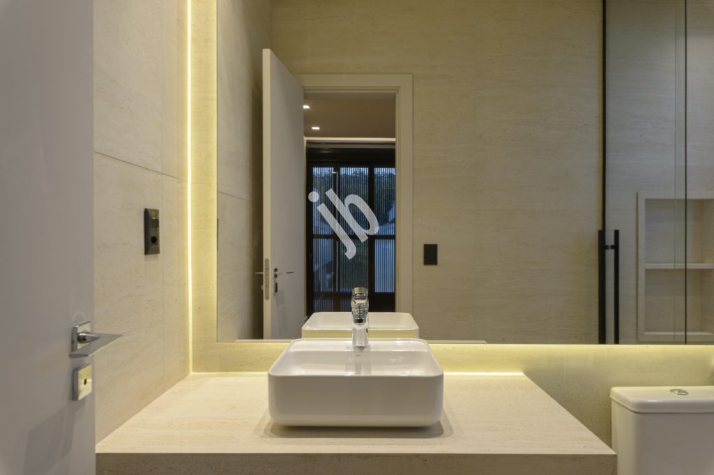 Alphaville Costa Laguna – Linda casa à venda