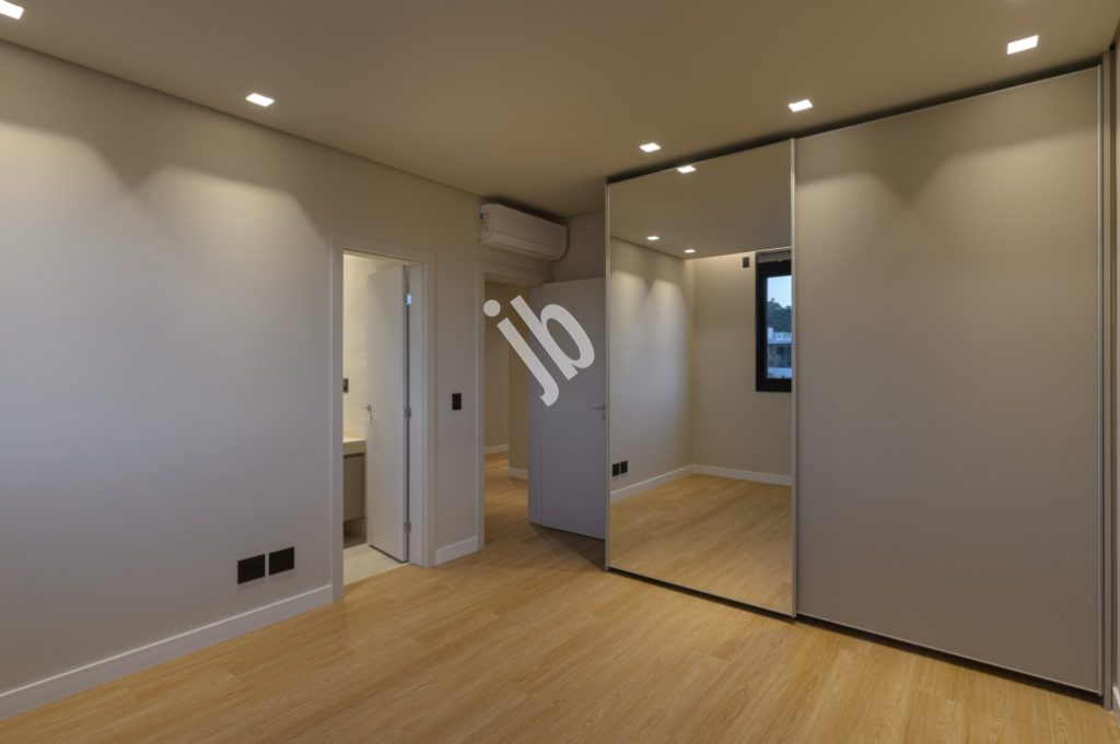 Alphaville Costa Laguna – Linda casa à venda