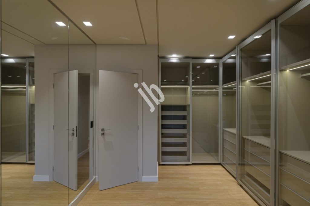 Alphaville Costa Laguna – Linda casa à venda