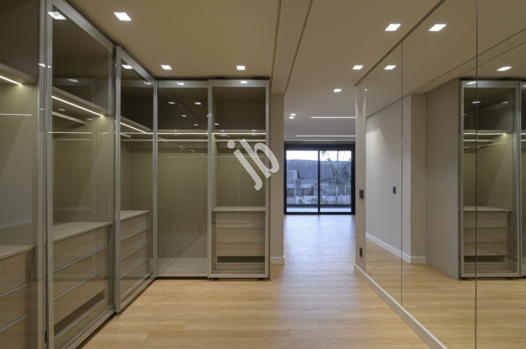 Alphaville Costa Laguna – Linda casa à venda