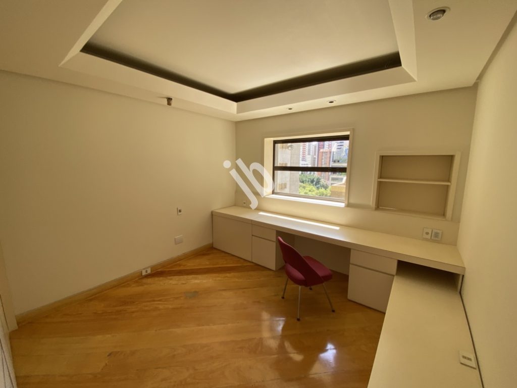 Lourdes – Apartamento 4 quartos, 241 m² para locação