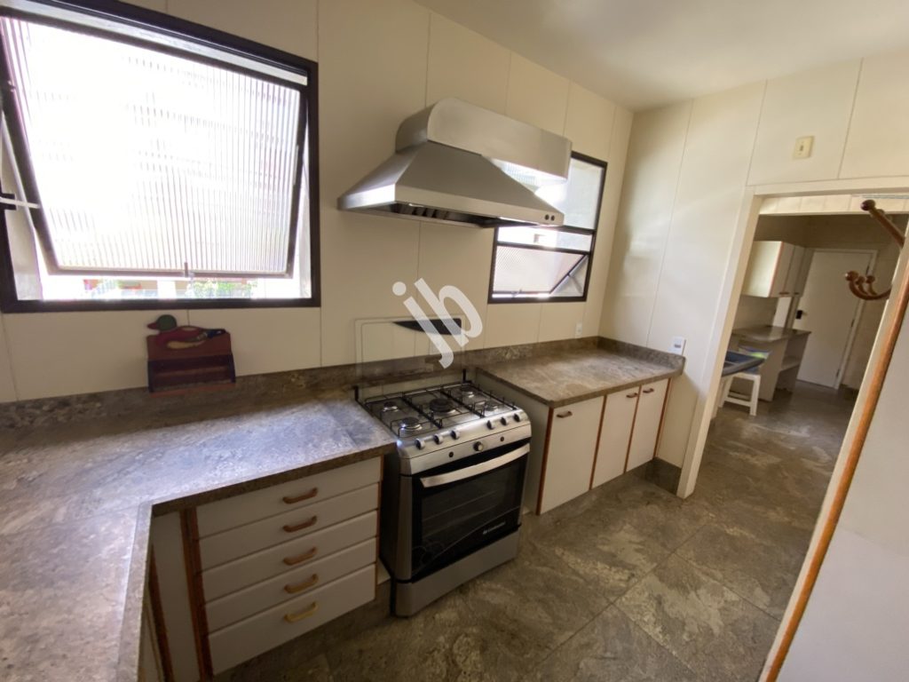 Lourdes – Apartamento 4 quartos, 241 m² para locação