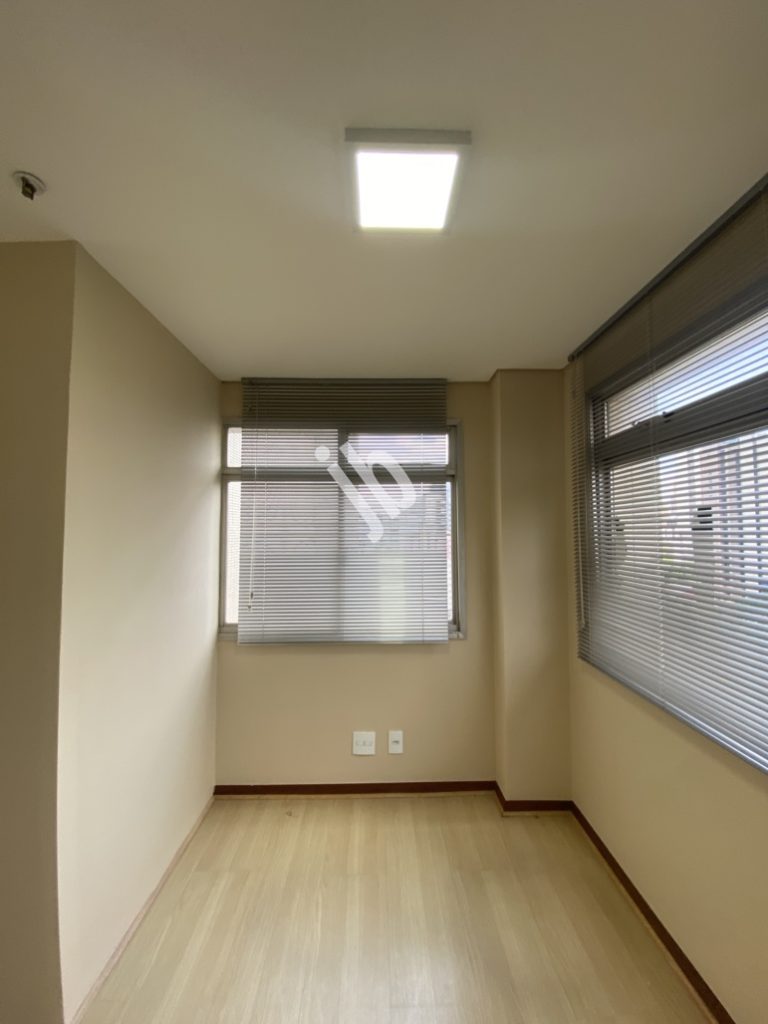 Savassi – sala 33 m², copa e vaga