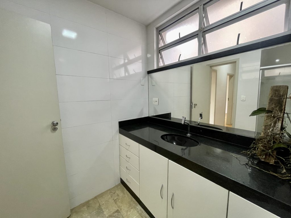 Ótima localização no Funcionários