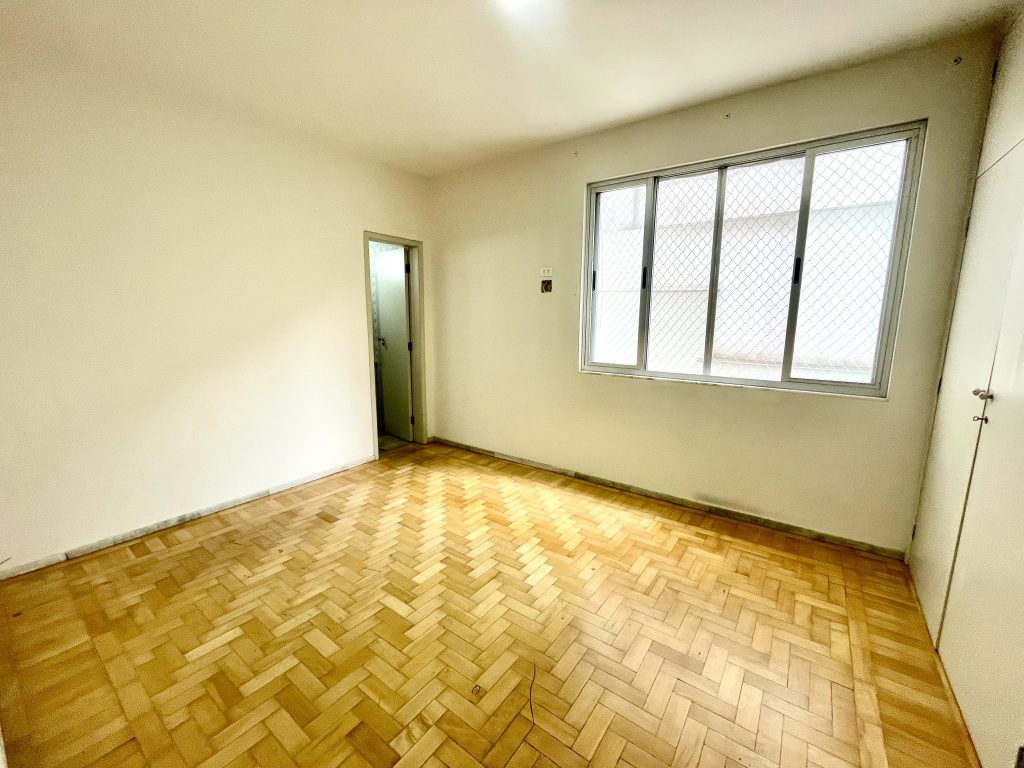 Ótima localização no Funcionários