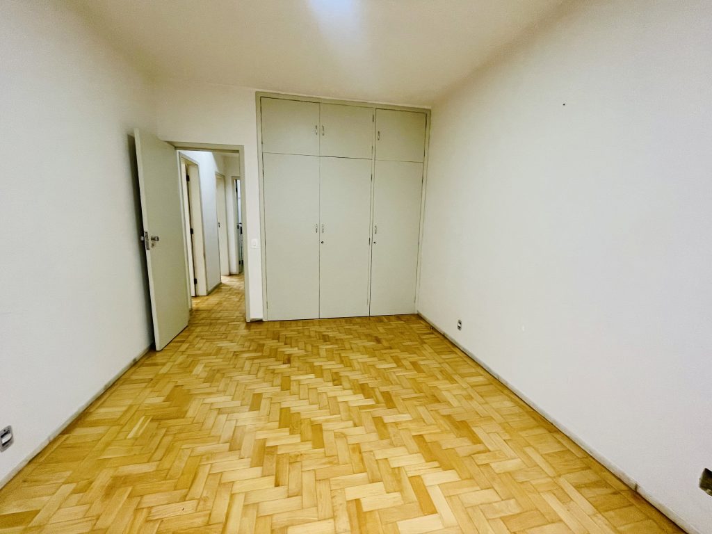 Ótima localização no Funcionários