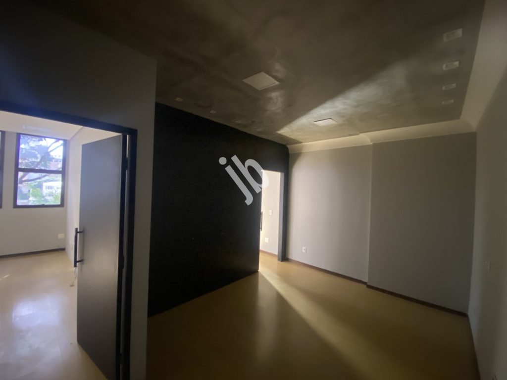Savassi – Sala com 2 banhos, copa, 80 m² para venda