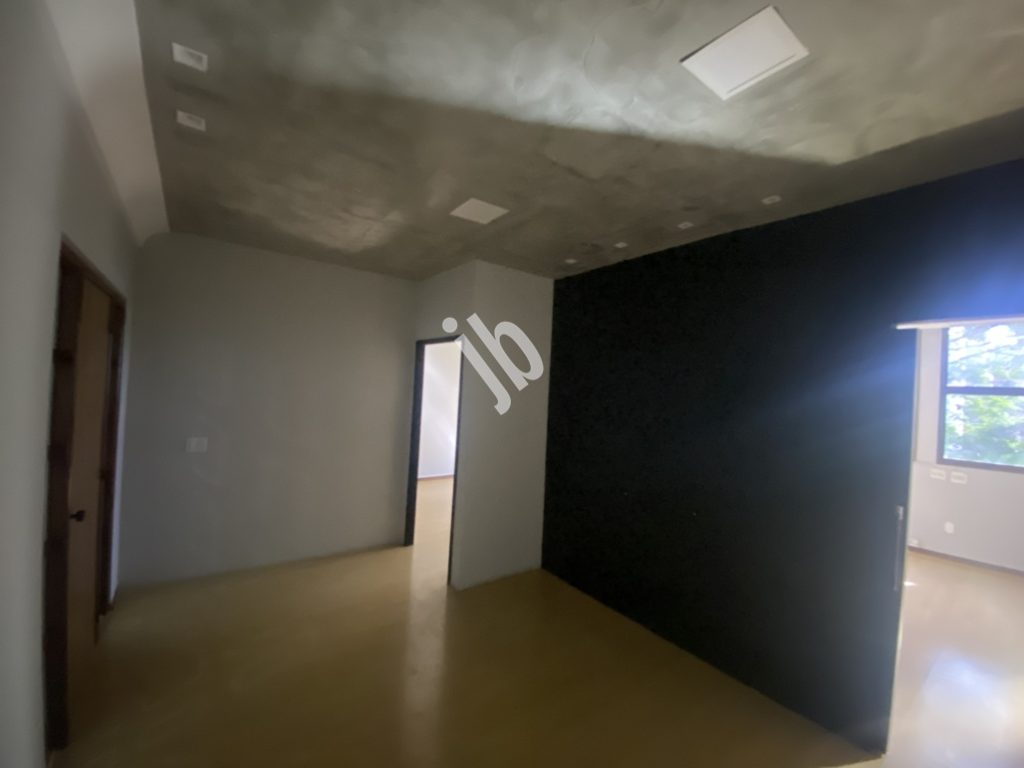 Savassi – Sala com 2 banhos, copa, 80 m² para venda