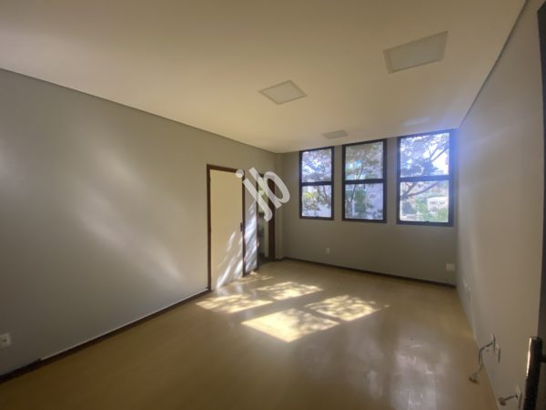 Savassi – Sala com 2 banhos, copa, 80 m² para venda