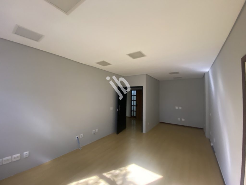 Savassi – Sala com 2 banhos, copa, 80 m² para venda