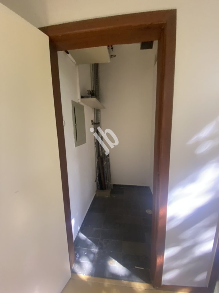 Savassi – Sala com 2 banhos, copa, 80 m² para venda