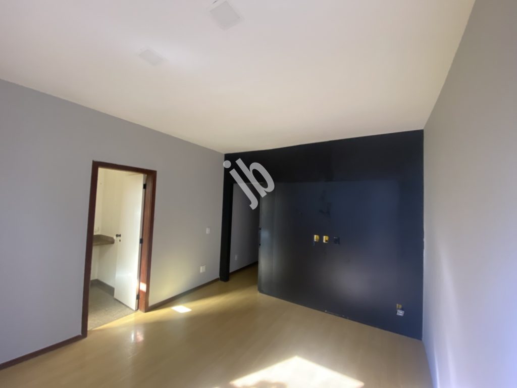 Savassi – Sala com 2 banhos, copa, 80 m² para venda
