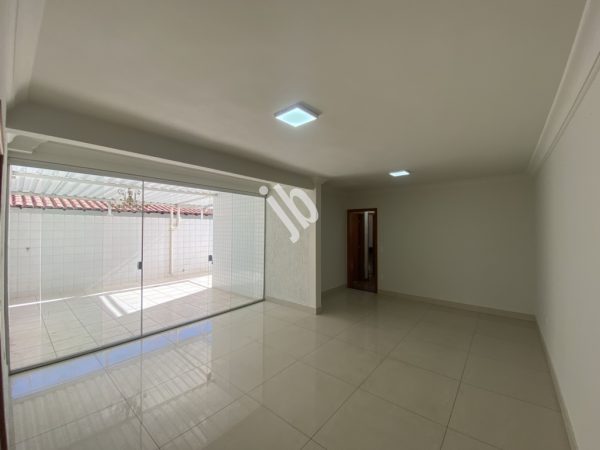 Floresta – Área privativa, 3 quartos, 3 vagas para alugar