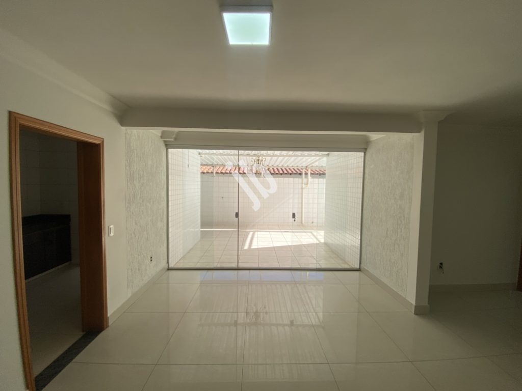 Floresta – Área privativa, 3 quartos, 3 vagas para alugar