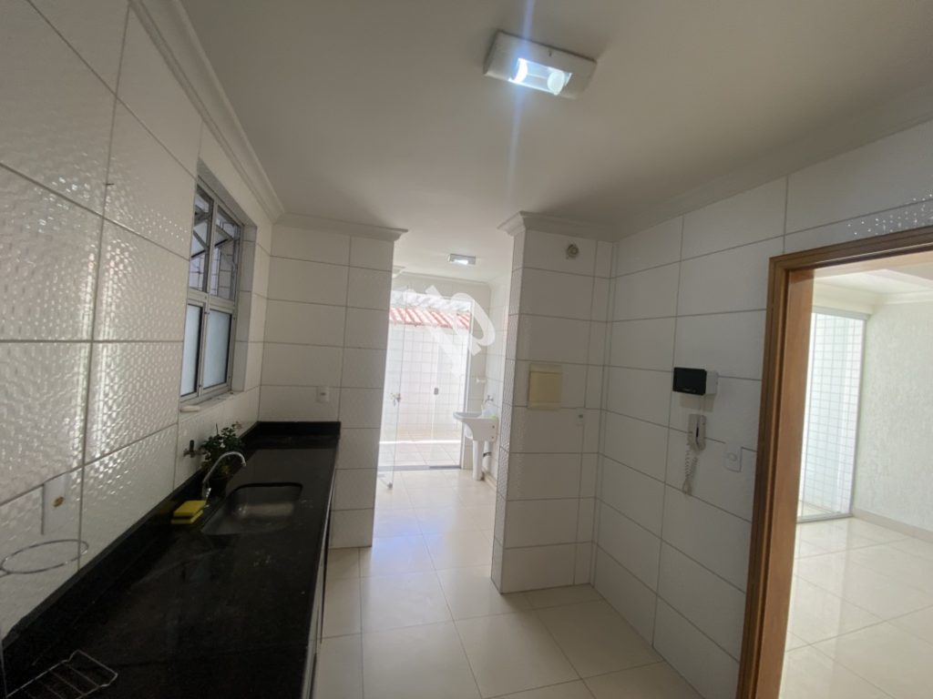 Floresta – Área privativa, 3 quartos, 3 vagas para alugar