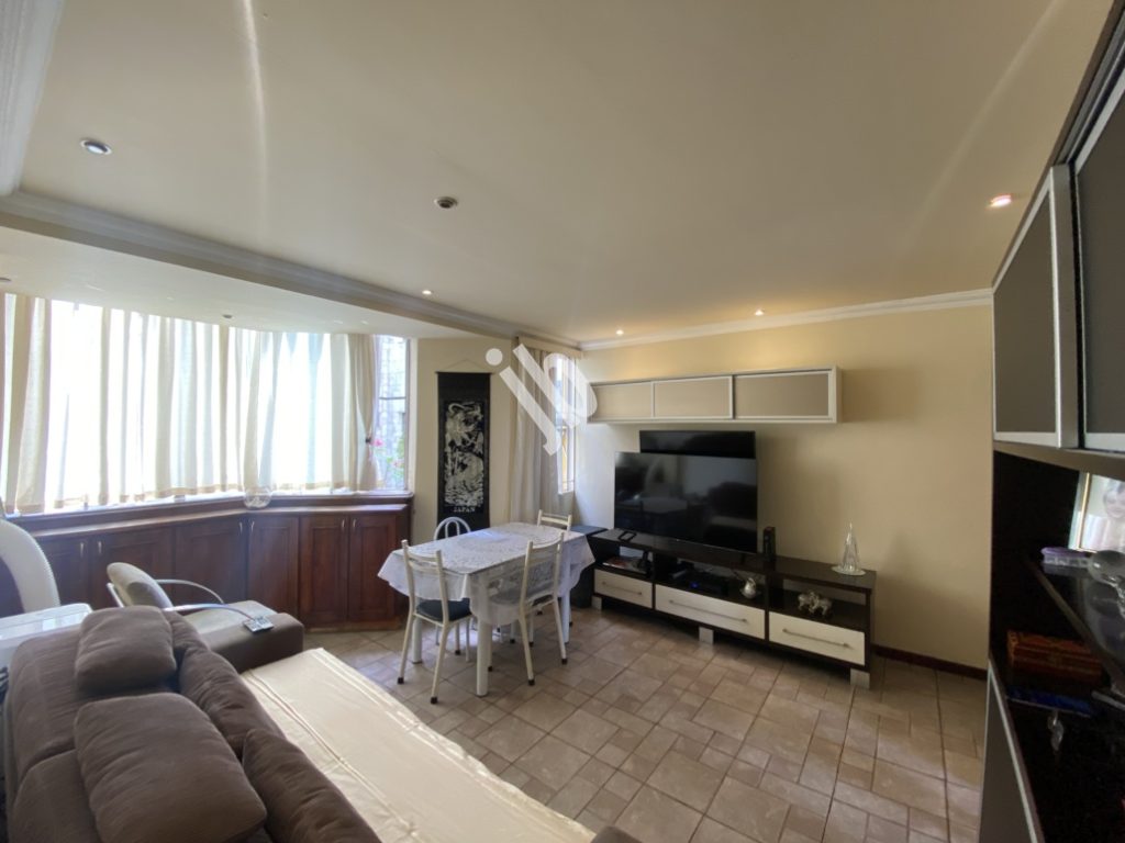 Estoril – Apartamento 3 quartos com armários