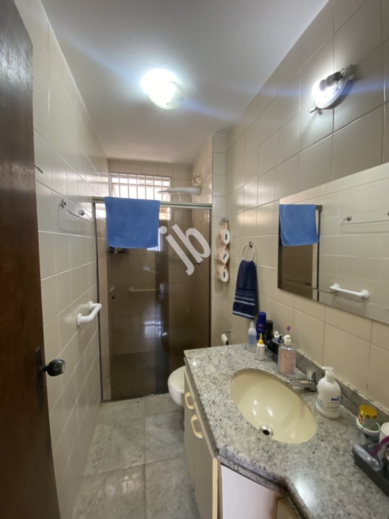 Estoril – Apartamento 3 quartos com armários
