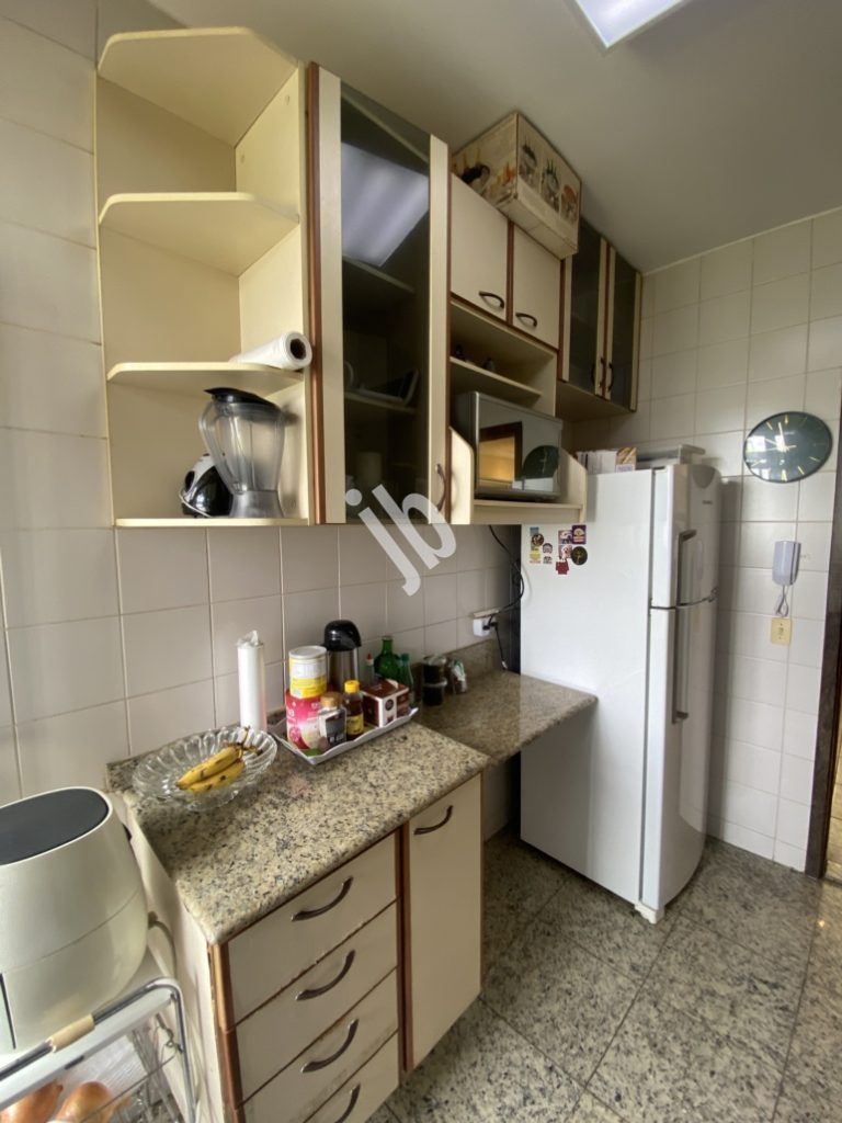 Estoril – Apartamento 3 quartos com armários