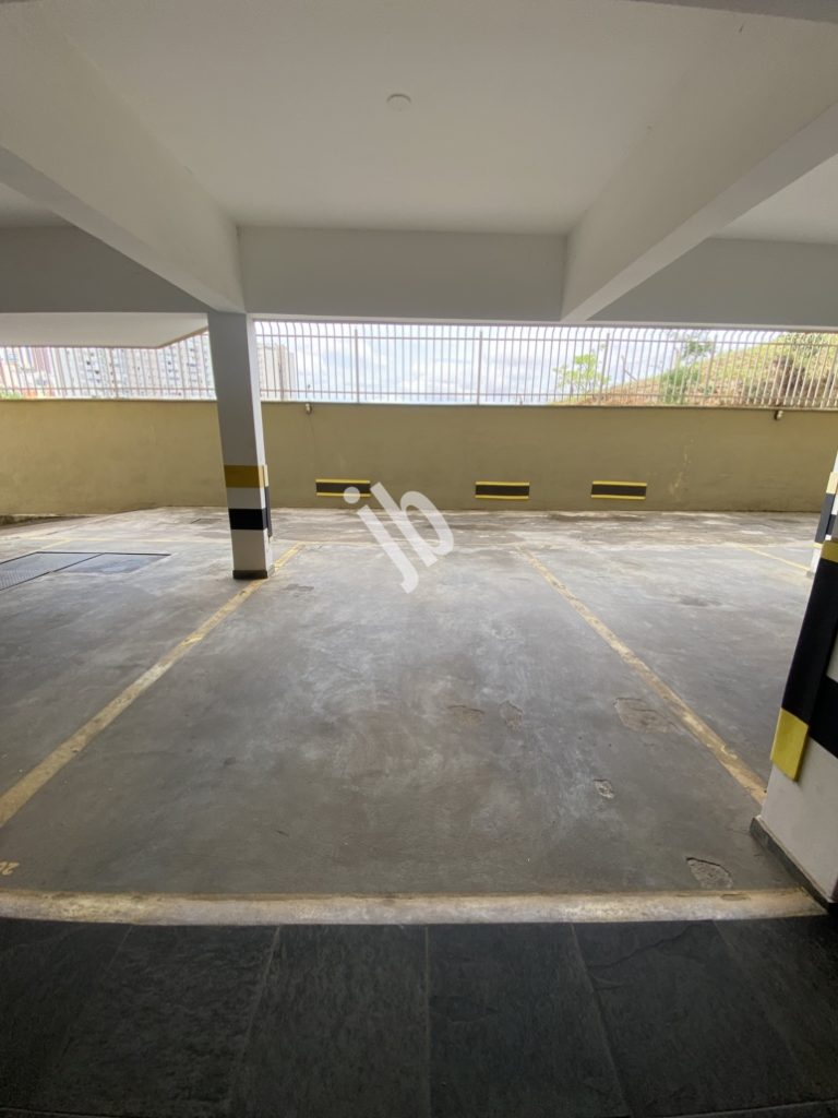 Estoril – Apartamento 3 quartos com armários